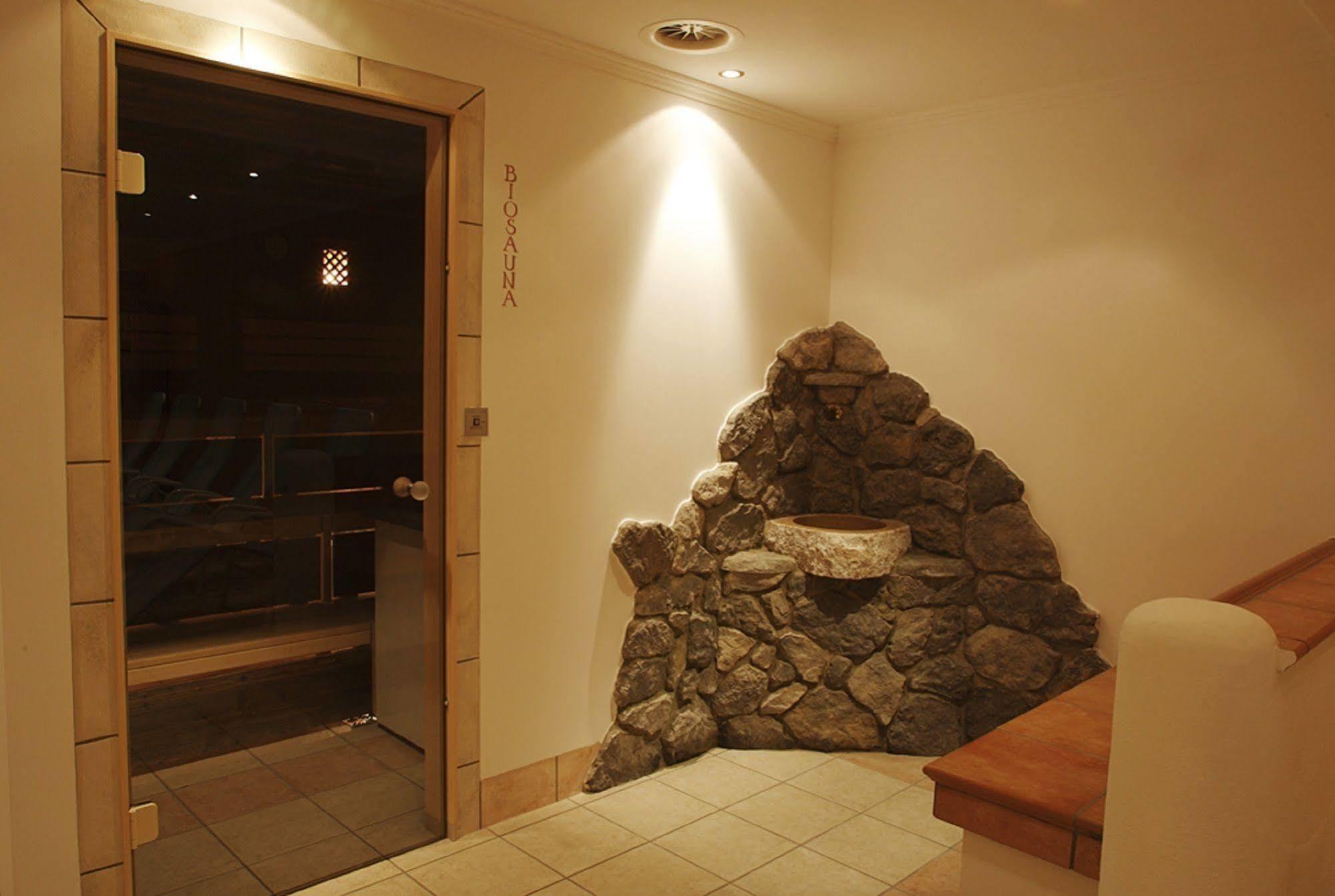 Hotel Platzl Ауфах Екстериор снимка