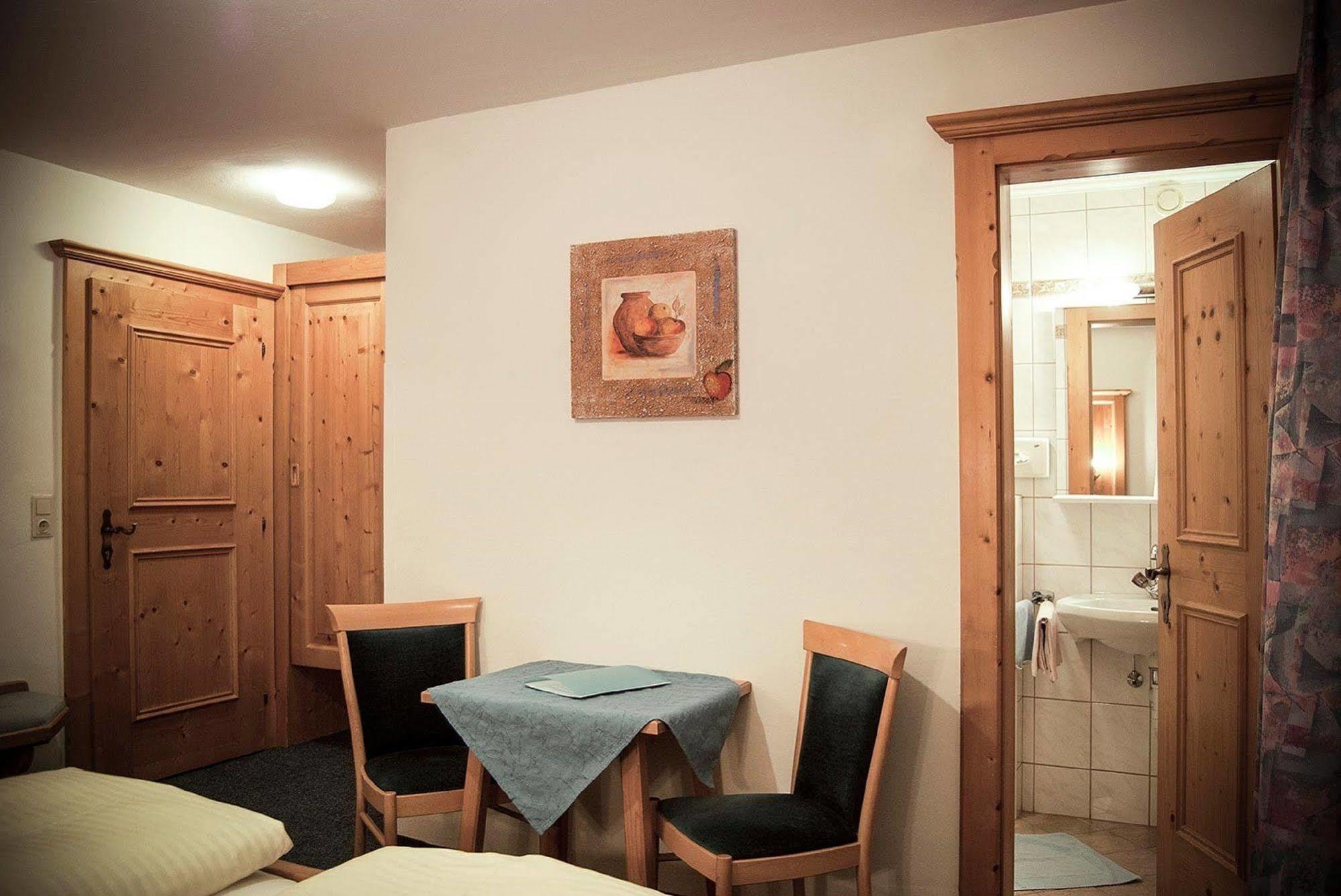 Hotel Platzl Ауфах Екстериор снимка