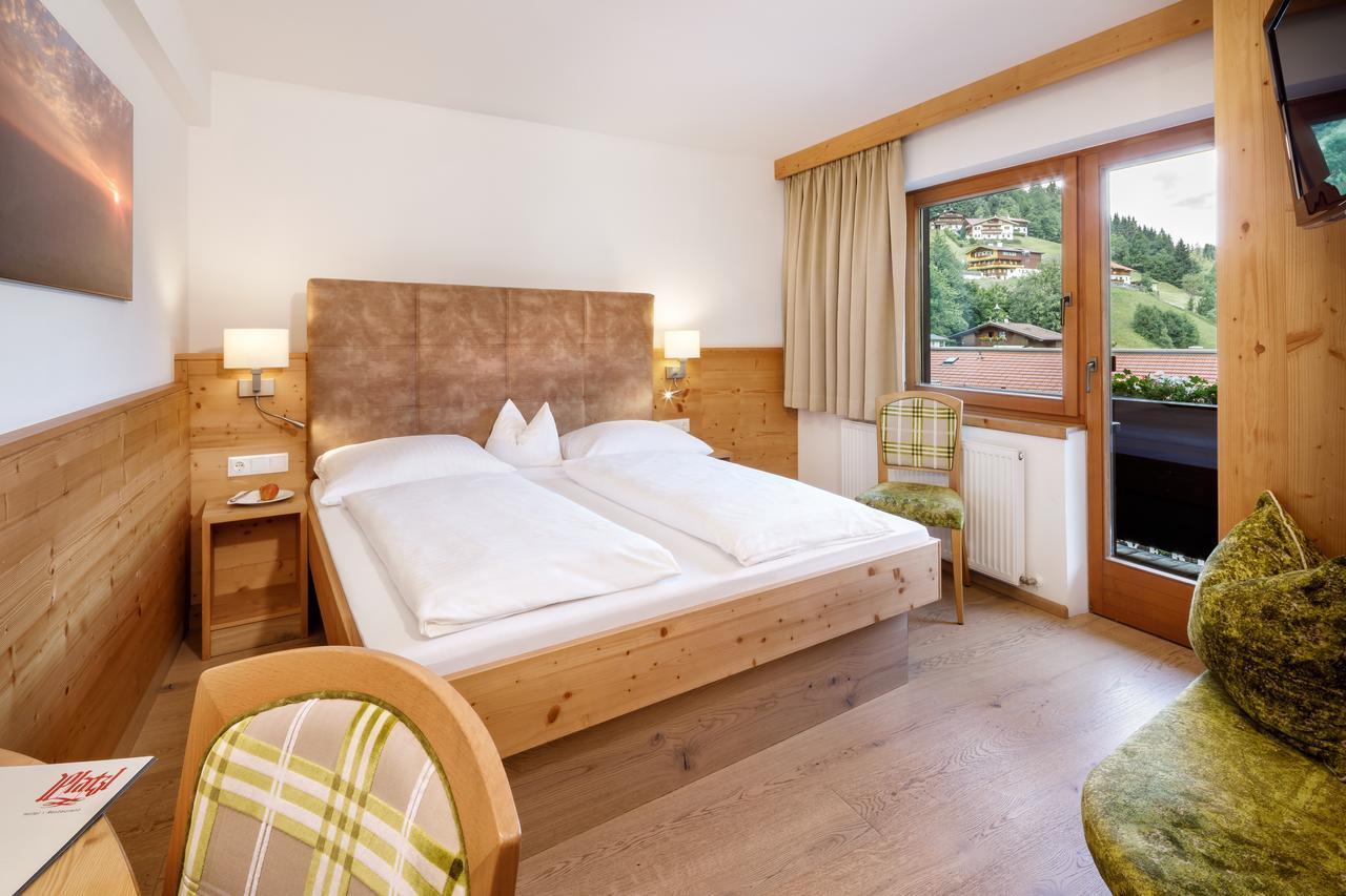 Hotel Platzl Ауфах Екстериор снимка